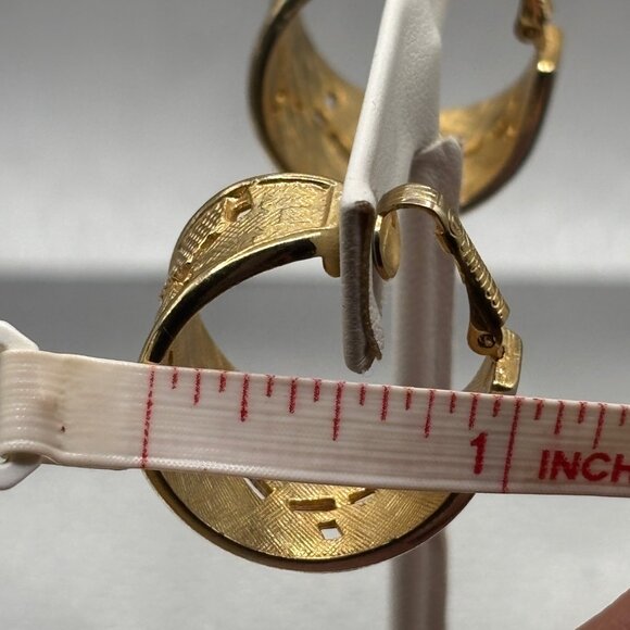 Sarah Coventry Vintage Gold-Tone Textured & Cutout Clip-On Earrings Retro - Picture 6 of 8